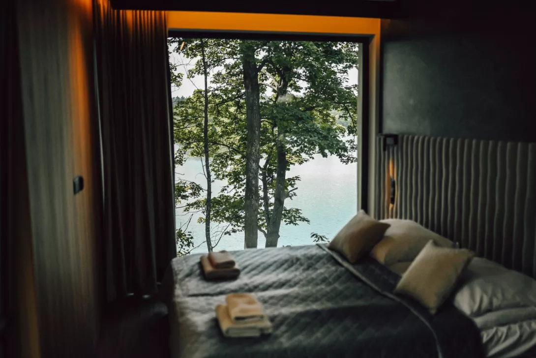 lake-view-twins